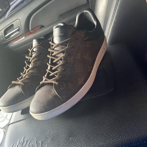 Louis Vuitton shoes - Picture 2 of 4